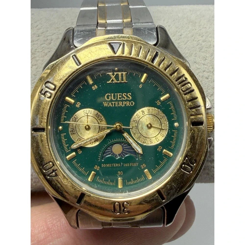 Guess Waterpro Mens Watch Green Dial Moon Phase New Battery 38MM 7.25
